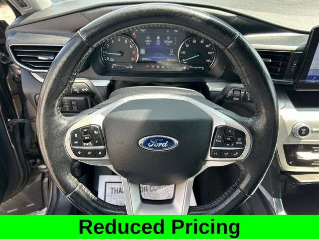 Used 2021 Ford Explorer XLT w/ Equipment Group 202A AWD/4WD image 16