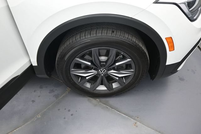 Used 2022 Volkswagen Tiguan SE FWD image 37