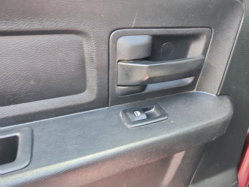Used 2018 RAM 1500 Express AWD/4WD image 15