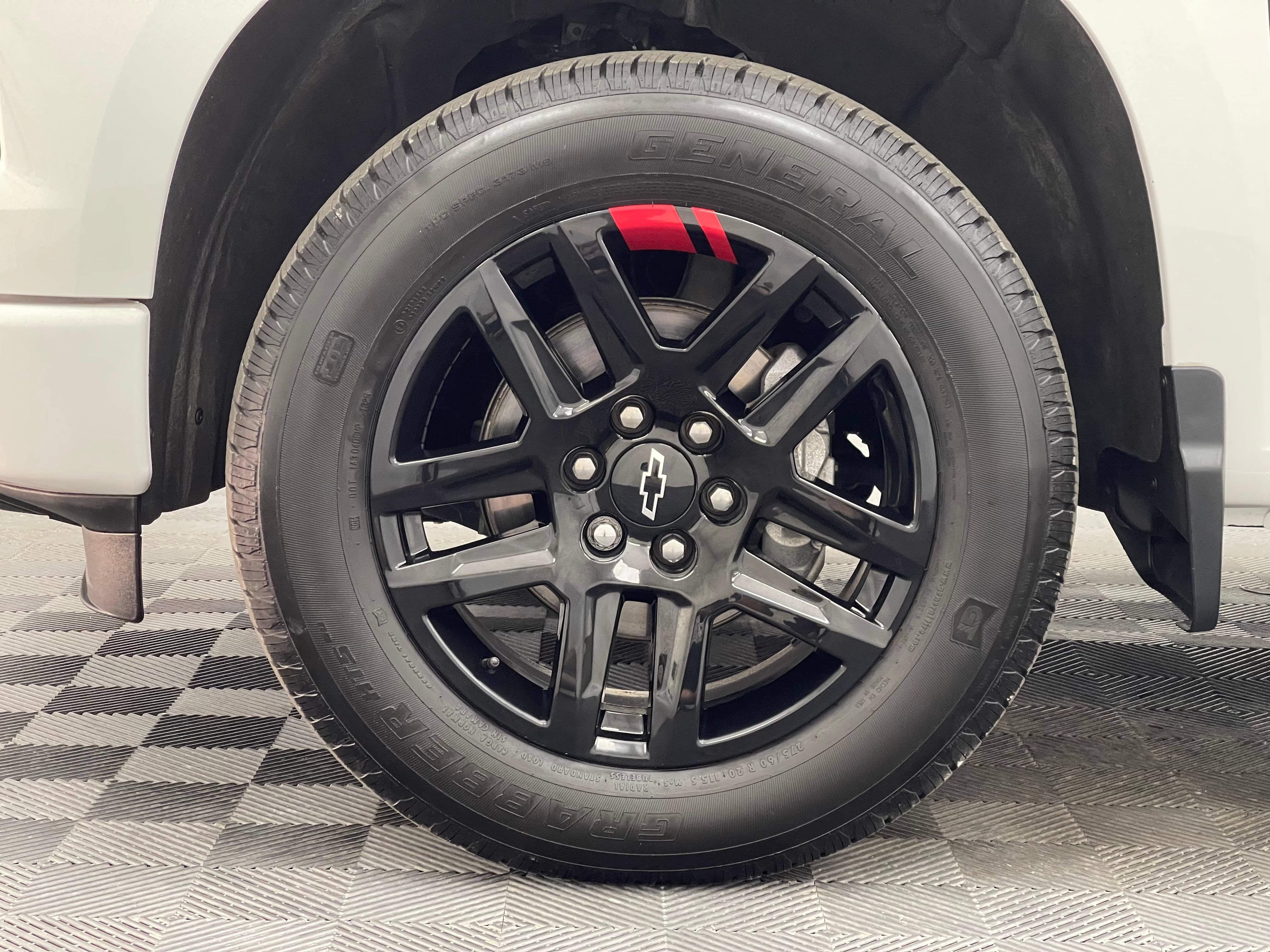 Used 2024 Chevrolet Silverado 1500 RST w/ Redline Edition AWD/4WD image 13