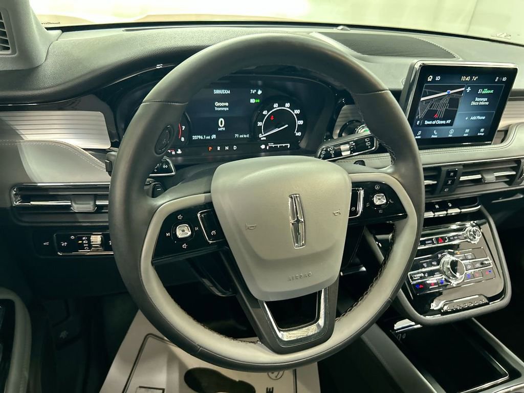 Used 2022 Lincoln Corsair Standard w/ Equipment Group 101A image 4