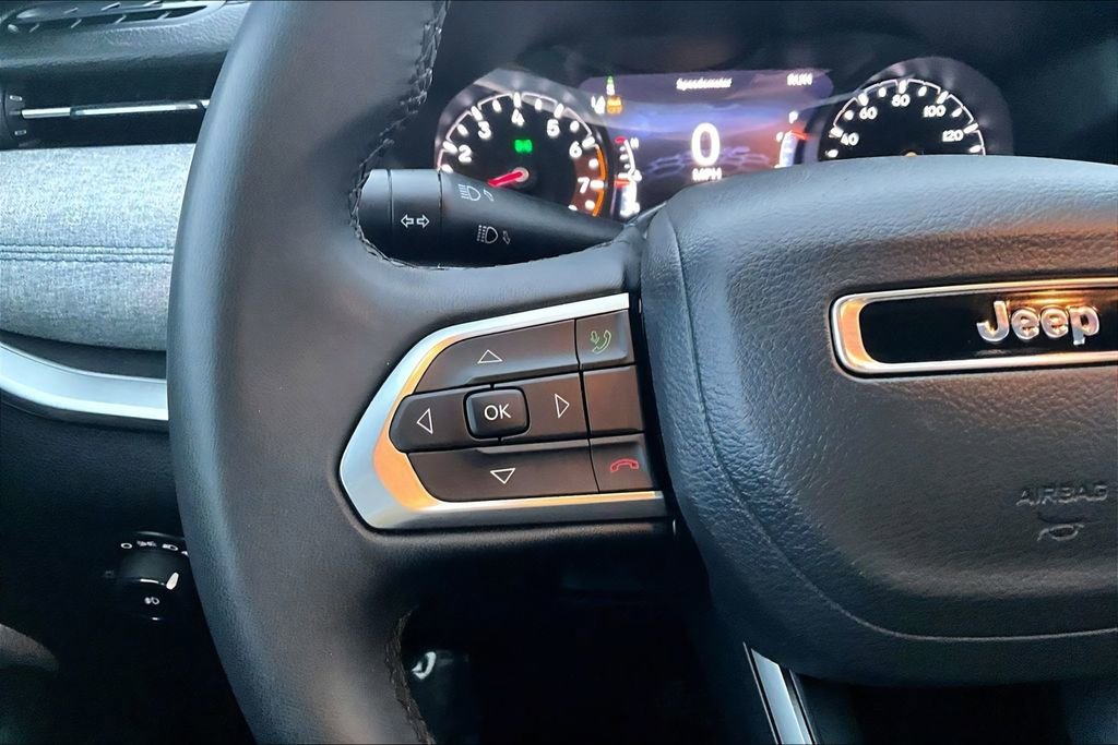 Used 2024 Jeep Compass Latitude image 18