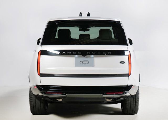 Used 2023 Land Rover Range Rover SE image 7