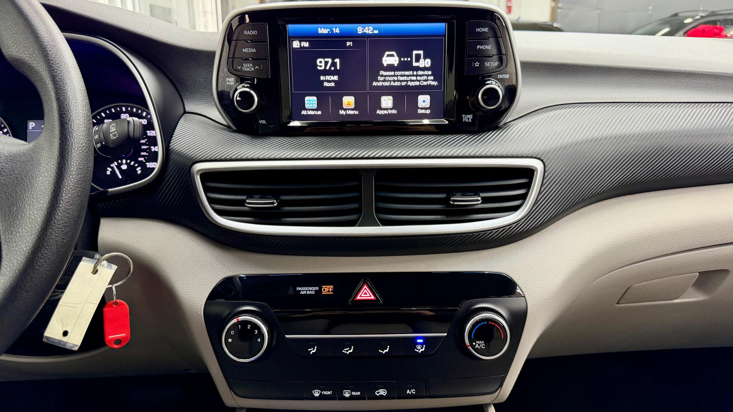 Used 2019 Hyundai Tucson SE image 17