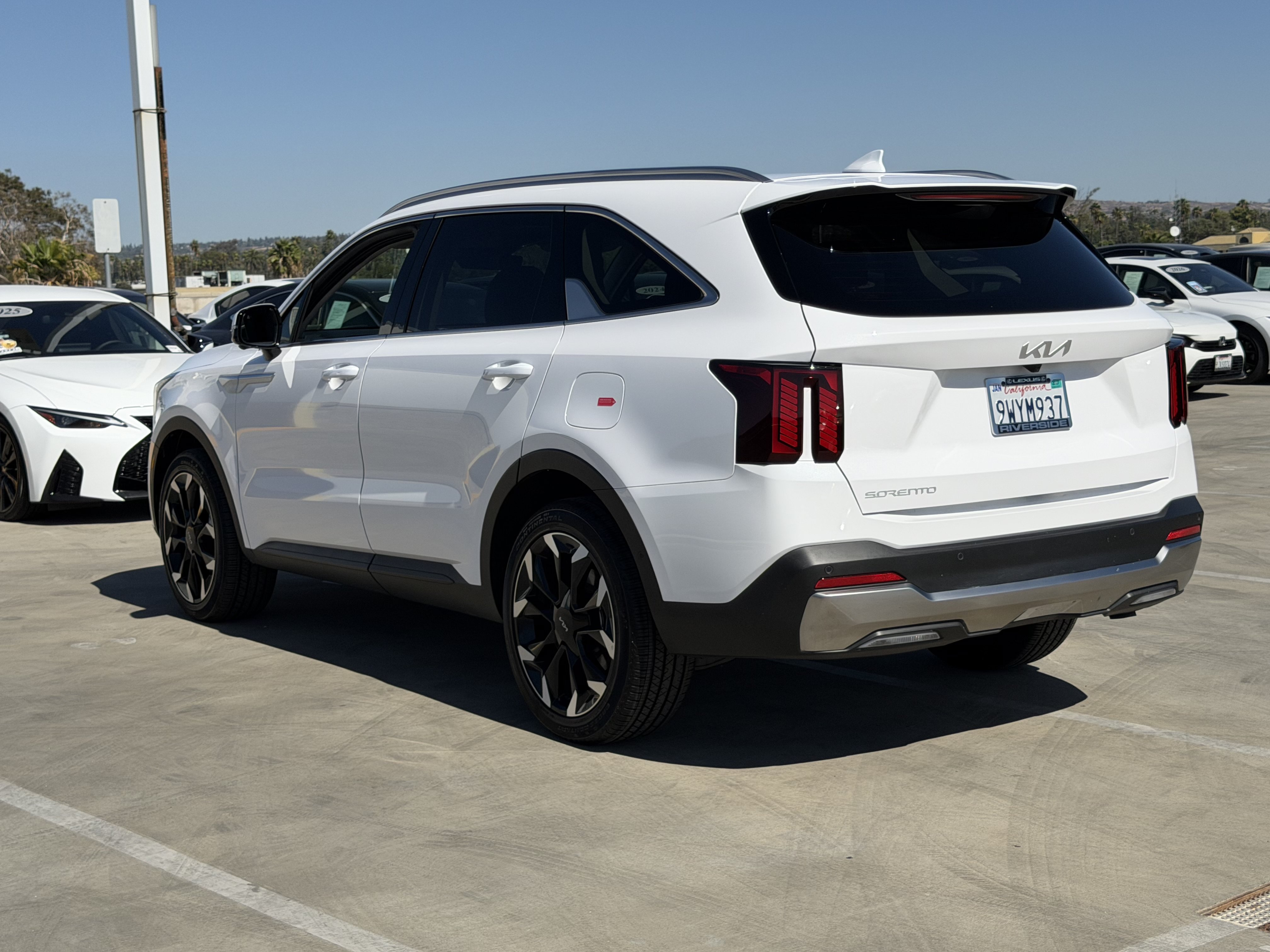 Used 2025 Kia Sorento SX FWD image 7