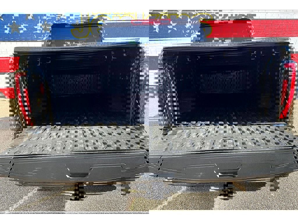 Used 2024 GMC Sierra 2500 AT4 image 31