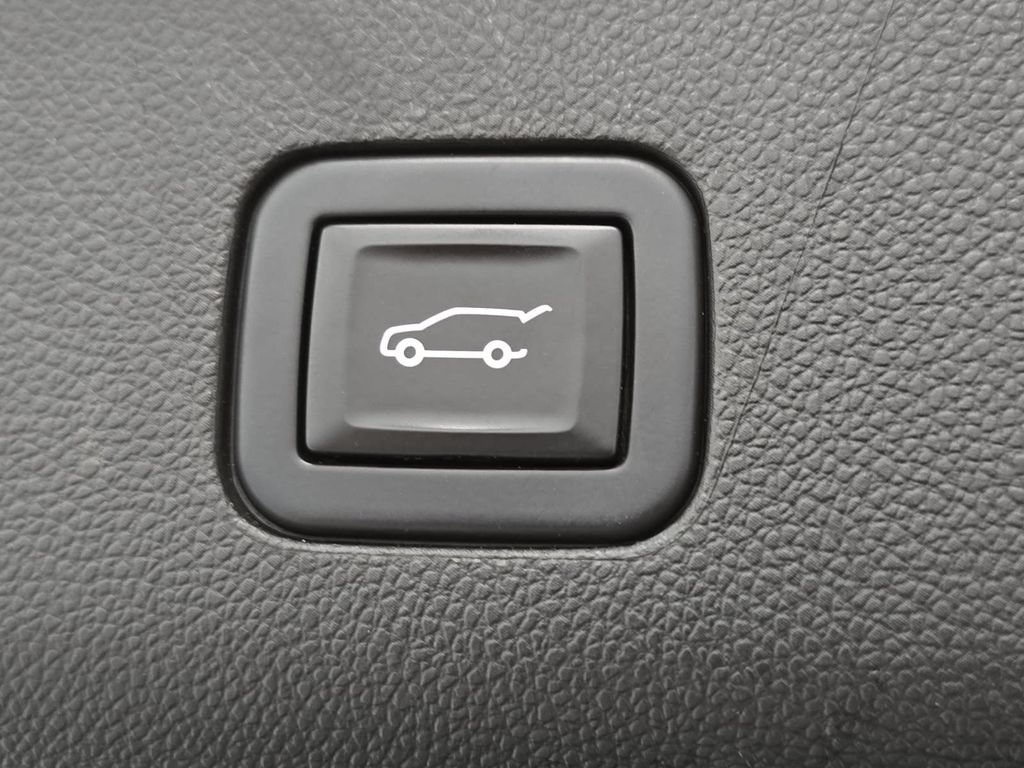 Used 2023 Cadillac Escalade ESV Luxury AWD/4WD image 30