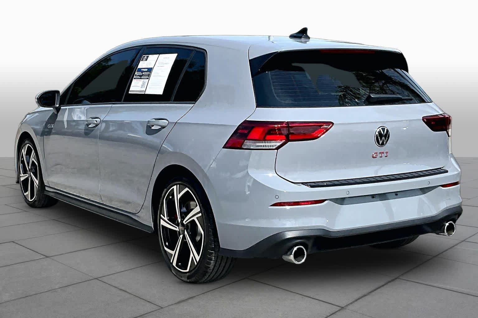 Used 2025 Volkswagen GTI SE FWD image 12