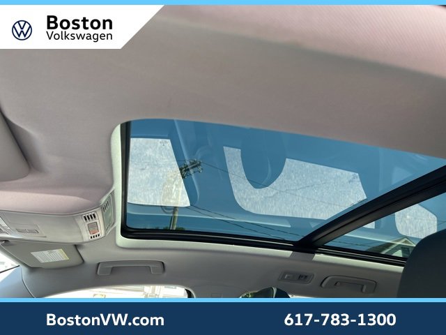 Used 2025 Volkswagen Taos SEL image 24