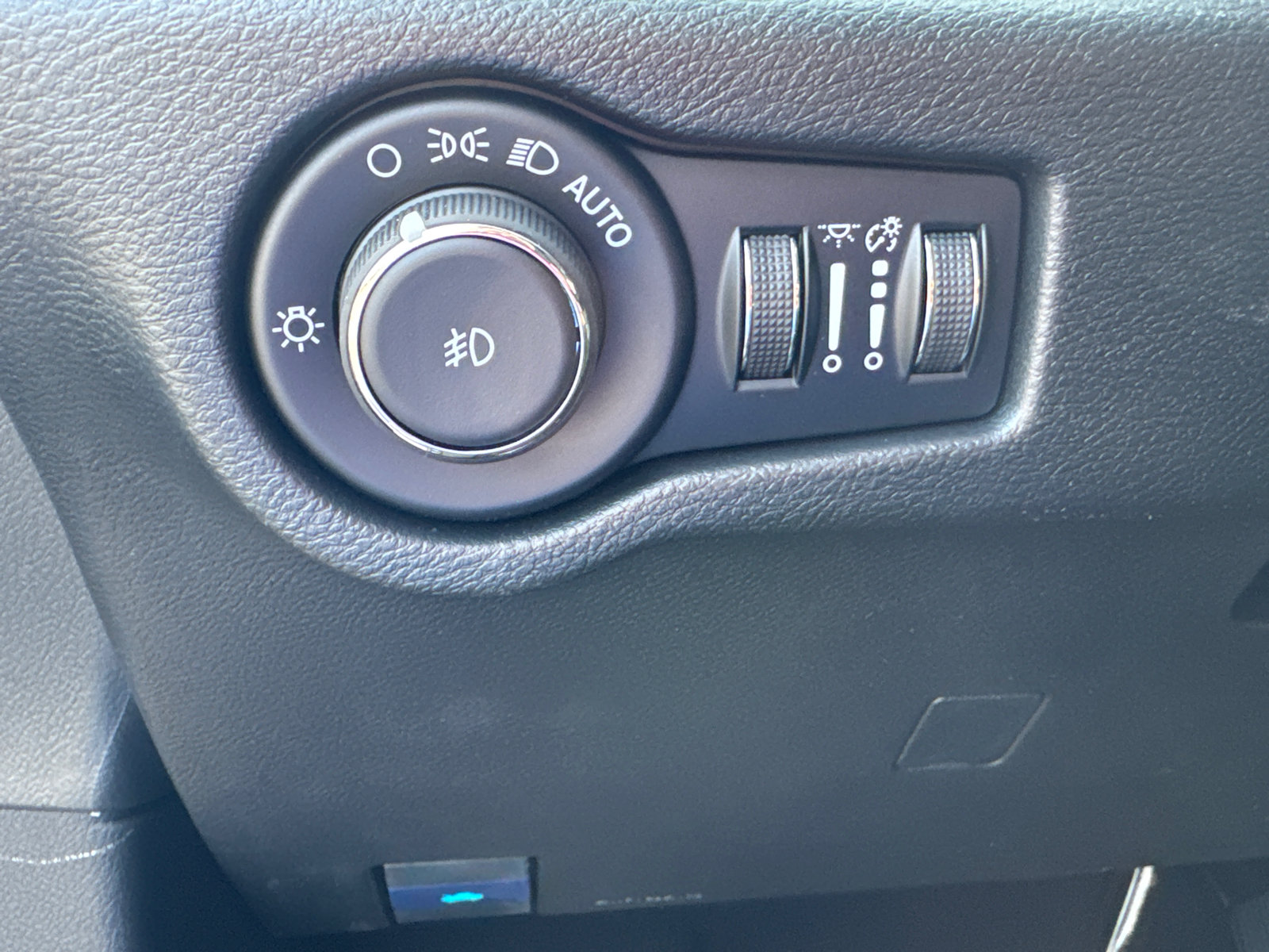 New 2026 Chrysler Pacifica Select FWD image 15
