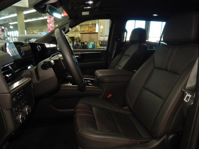 Used 2025 Chevrolet Suburban RST w/ Comfort Package image 19
