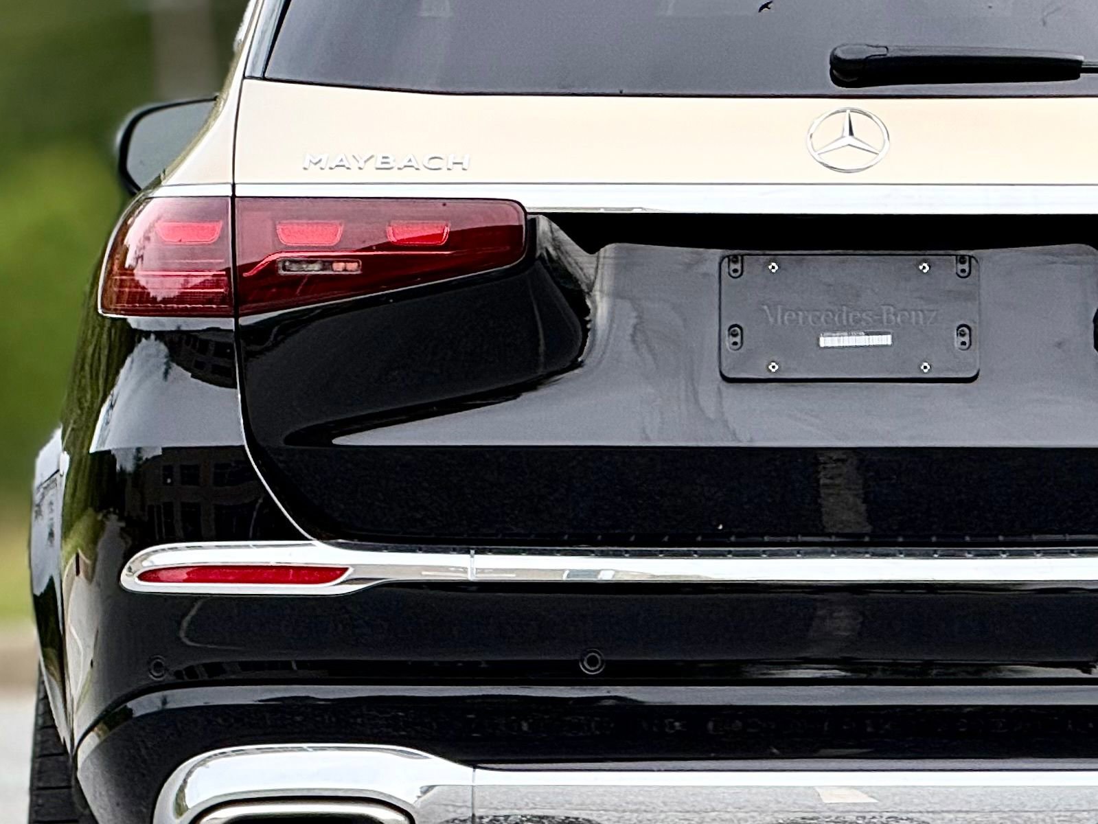 Used 2024 Mercedes-Benz Maybach GLS 600 4MATIC image 16