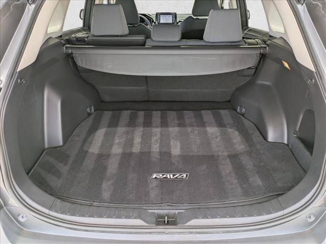 Used 2019 Toyota RAV4 XLE FWD image 6