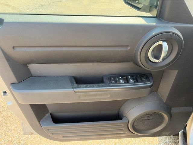 Used 2009 Dodge Nitro SE RWD image 25