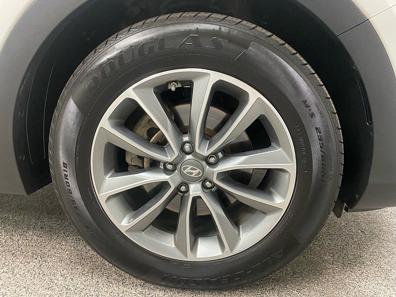 Used 2017 Hyundai Santa Fe SE image 25