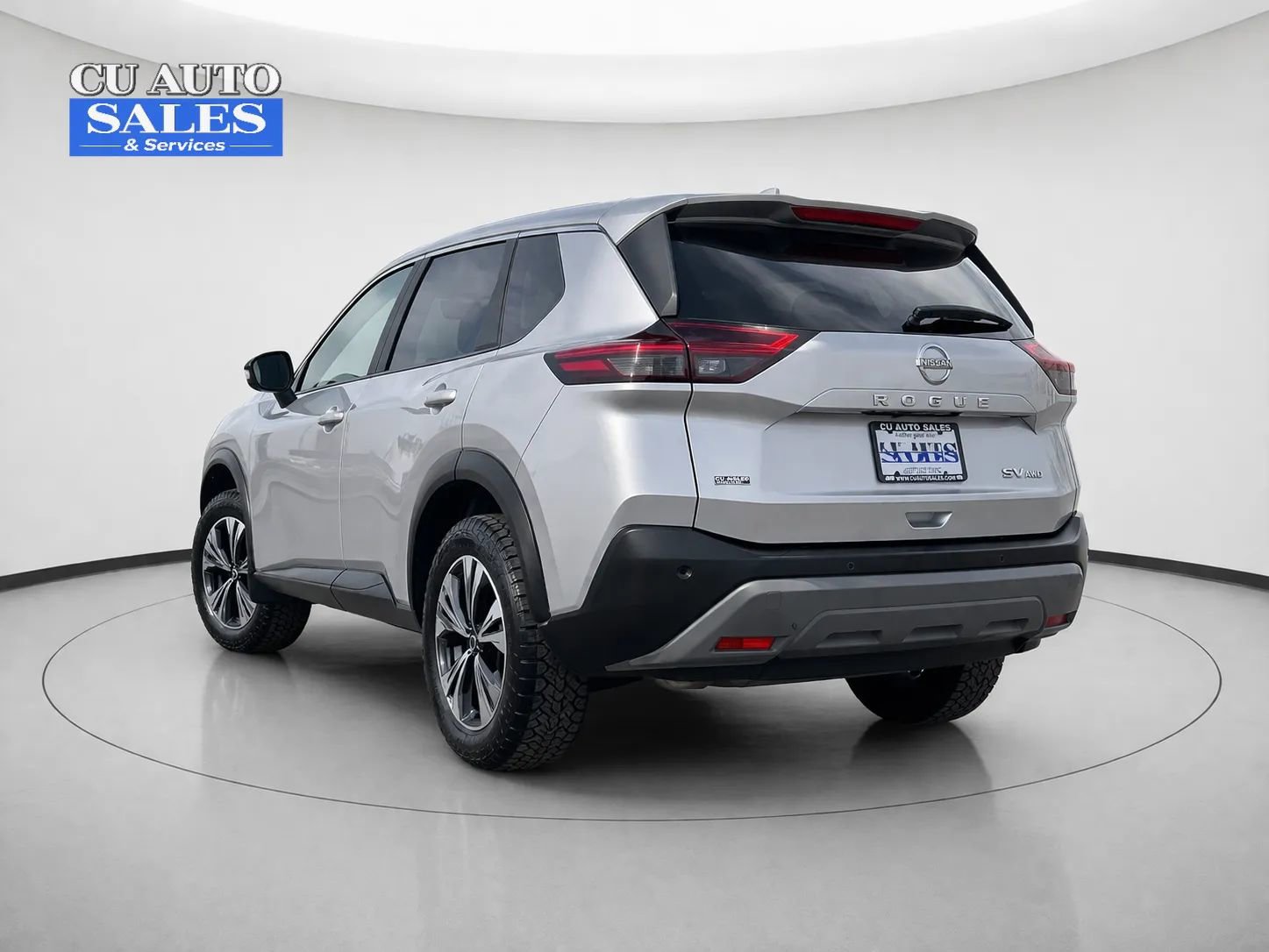Used 2023 Nissan Rogue SV image 5