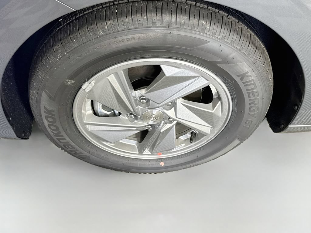 New 2026 Hyundai Elantra SE FWD image 4