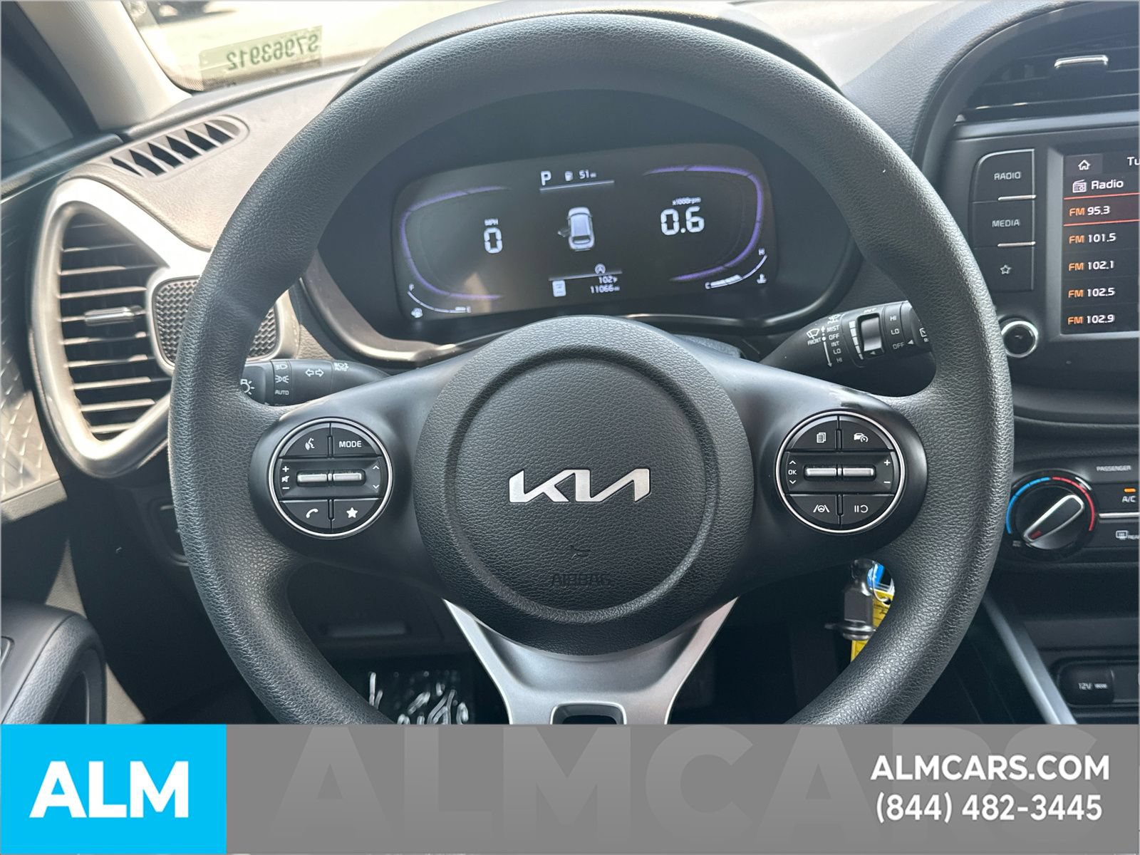 Used 2025 Kia Soul LX w/ LX Technology Package FWD image 26