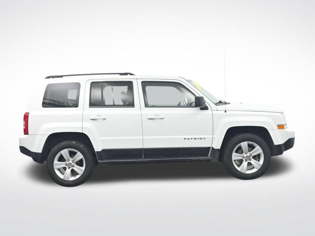 Used 2014 Jeep Patriot Sport w/ Power Value Group AWD/4WD image 4