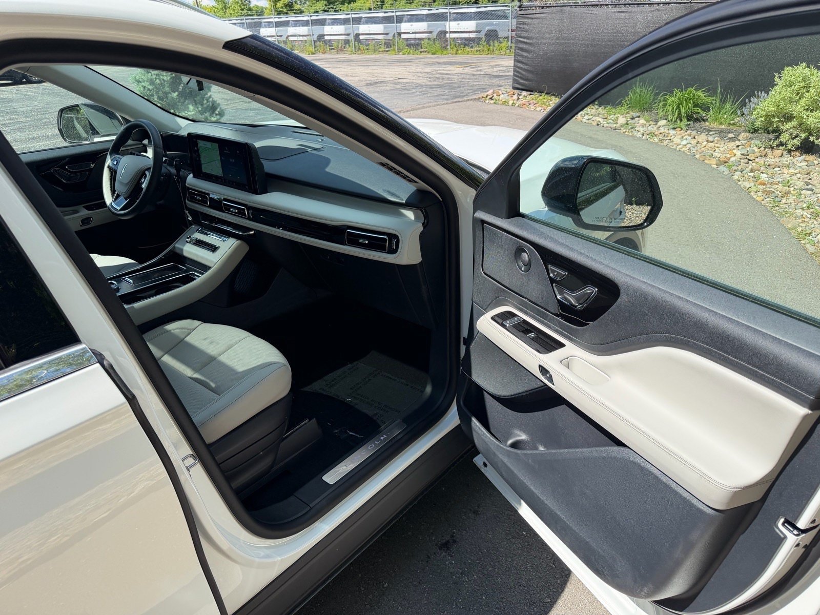 New 2026 Lincoln Aviator Reserve AWD/4WD image 11