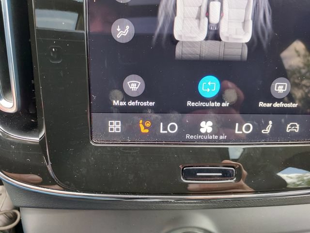 Certified 2026 Volvo XC40 B5 Plus AWD/4WD image 13