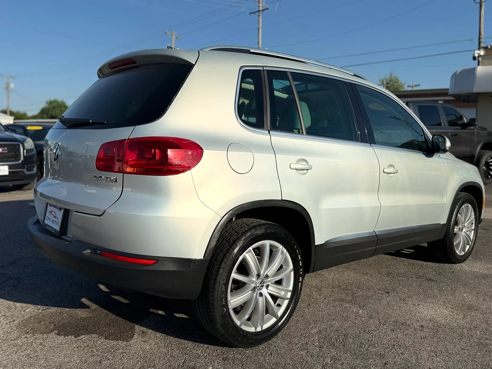 Used 2014 Volkswagen Tiguan SEL FWD image 4