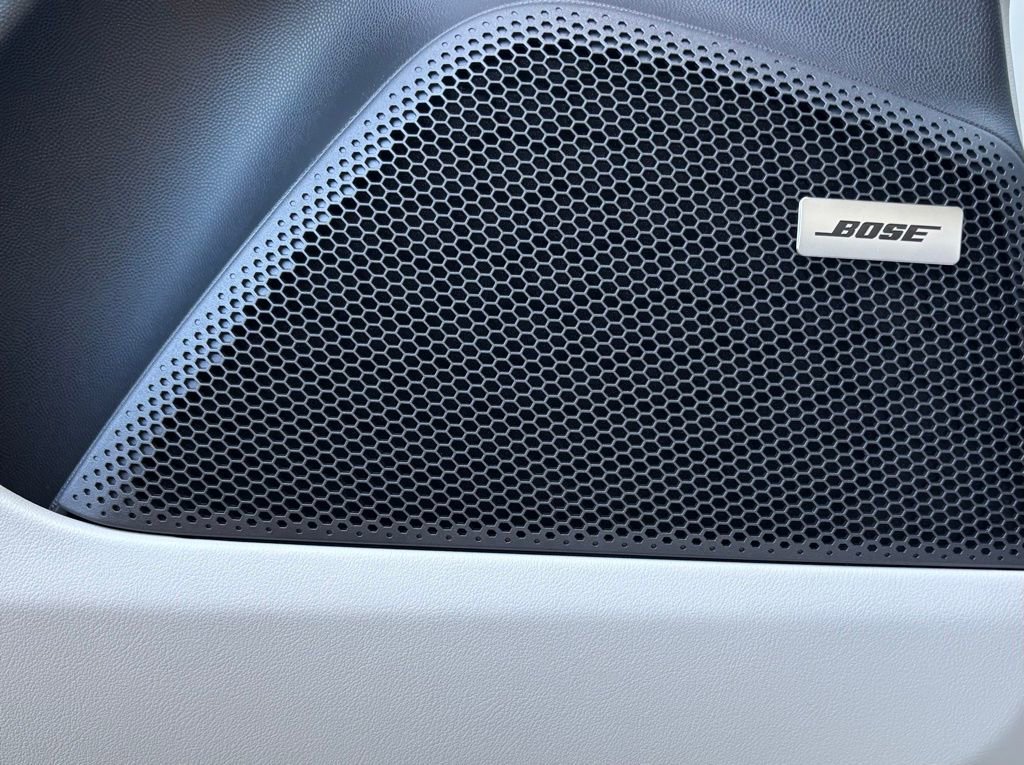 New 2025 Porsche Macan 4S Electric image 32