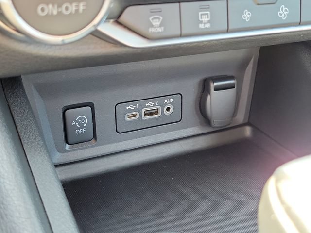 Certified 2025 Nissan Sentra SR FWD image 30