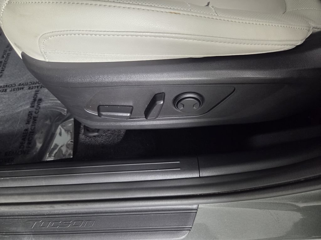 Used 2023 Hyundai Tucson SEL w/ Convenience Package FWD image 11
