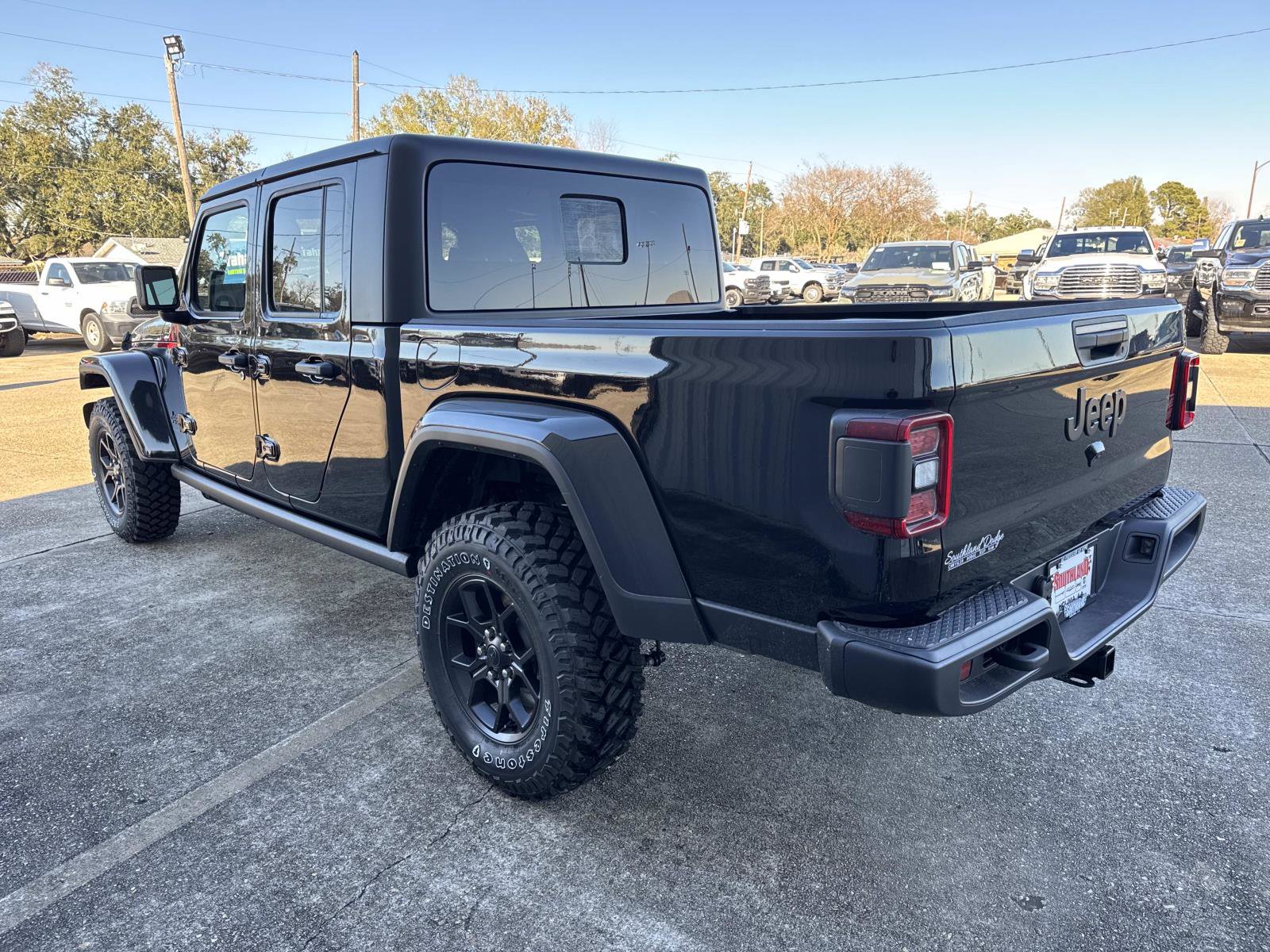 New 2026 Jeep Gladiator Sport AWD/4WD image 4