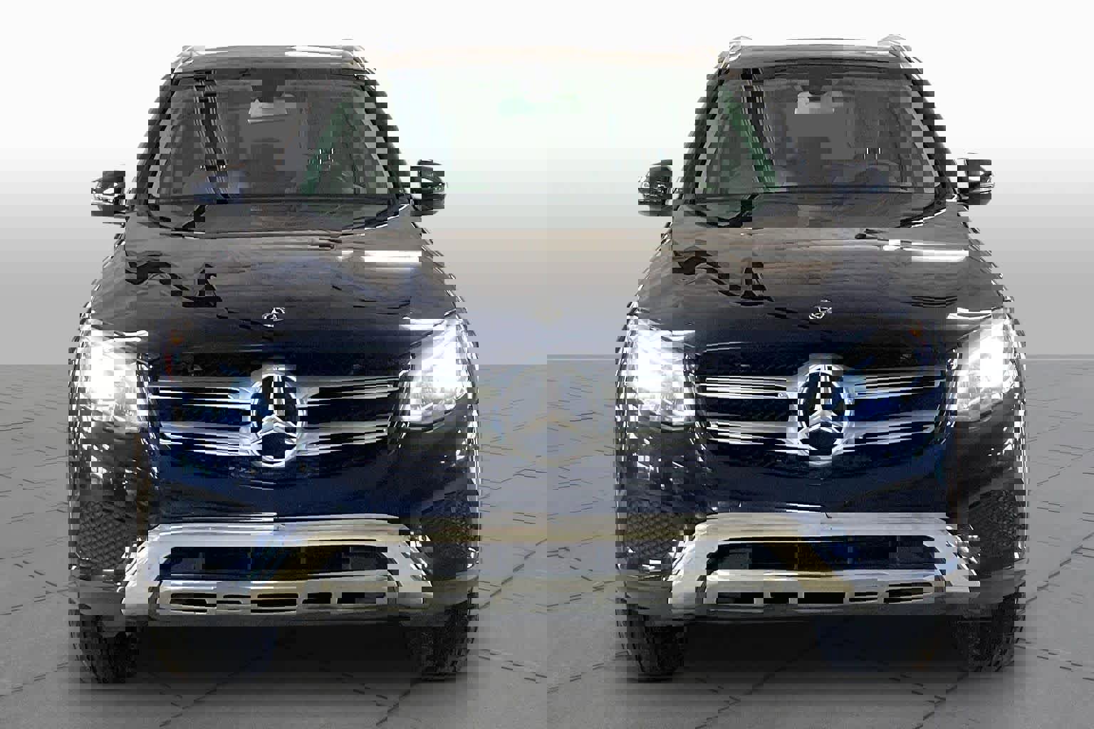 Used 2019 Mercedes-Benz GLC 300 image 3