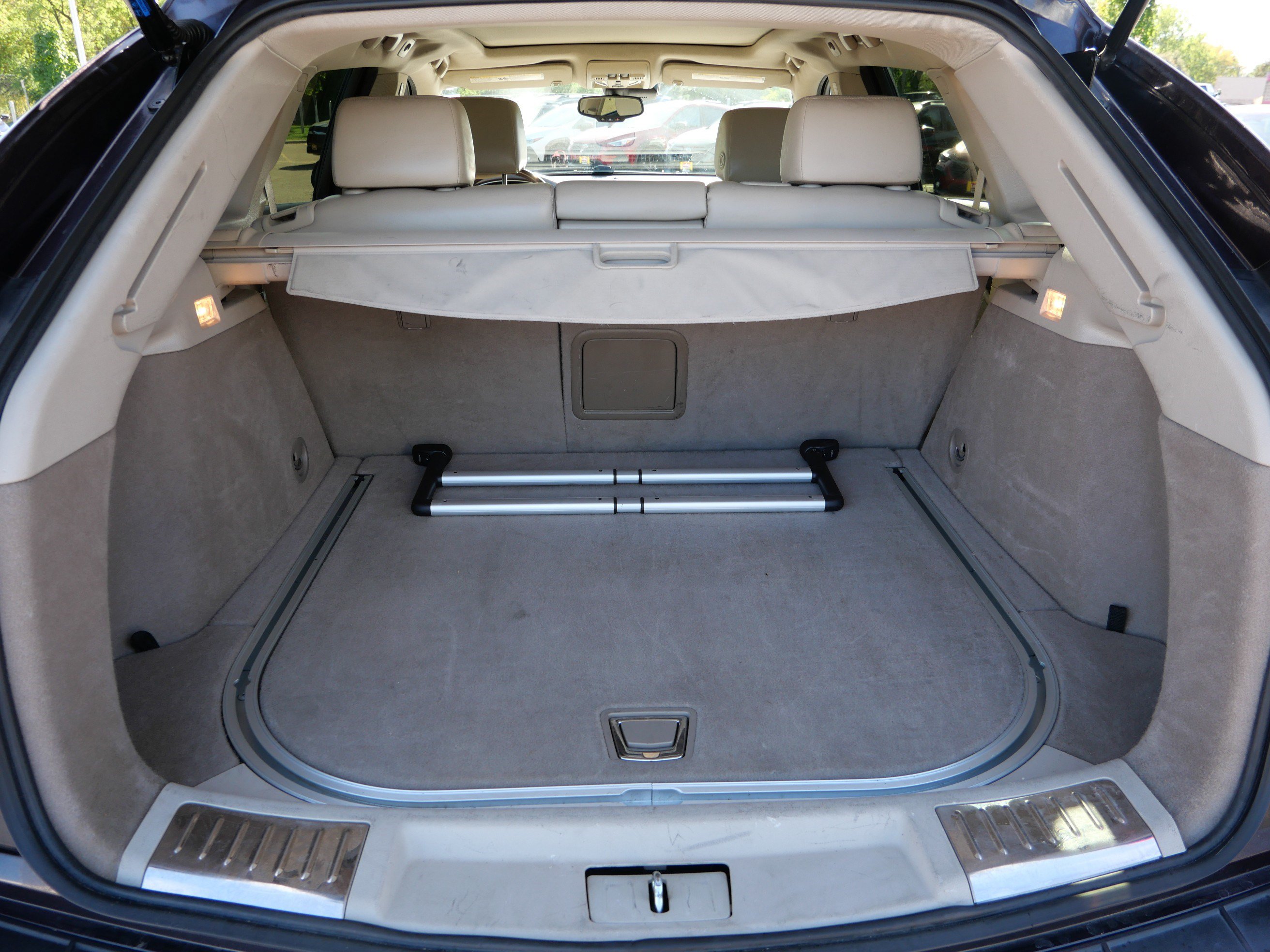 Used 2015 Cadillac SRX Luxury w/ Driver Awareness Package FWD image 18