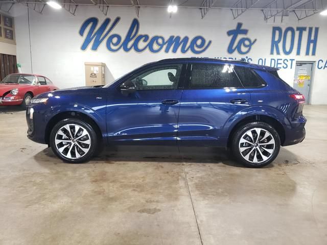 New 2026 Audi Q3 quattro 2.0T AWD/4WD image 7