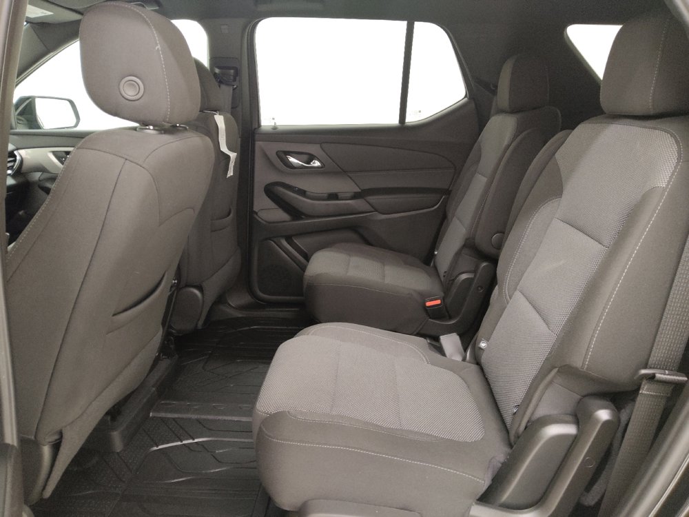 Used 2023 Chevrolet Traverse LT image 18