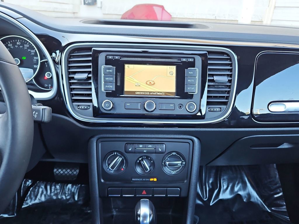 Used 2012 Volkswagen Beetle 2.5 image 15