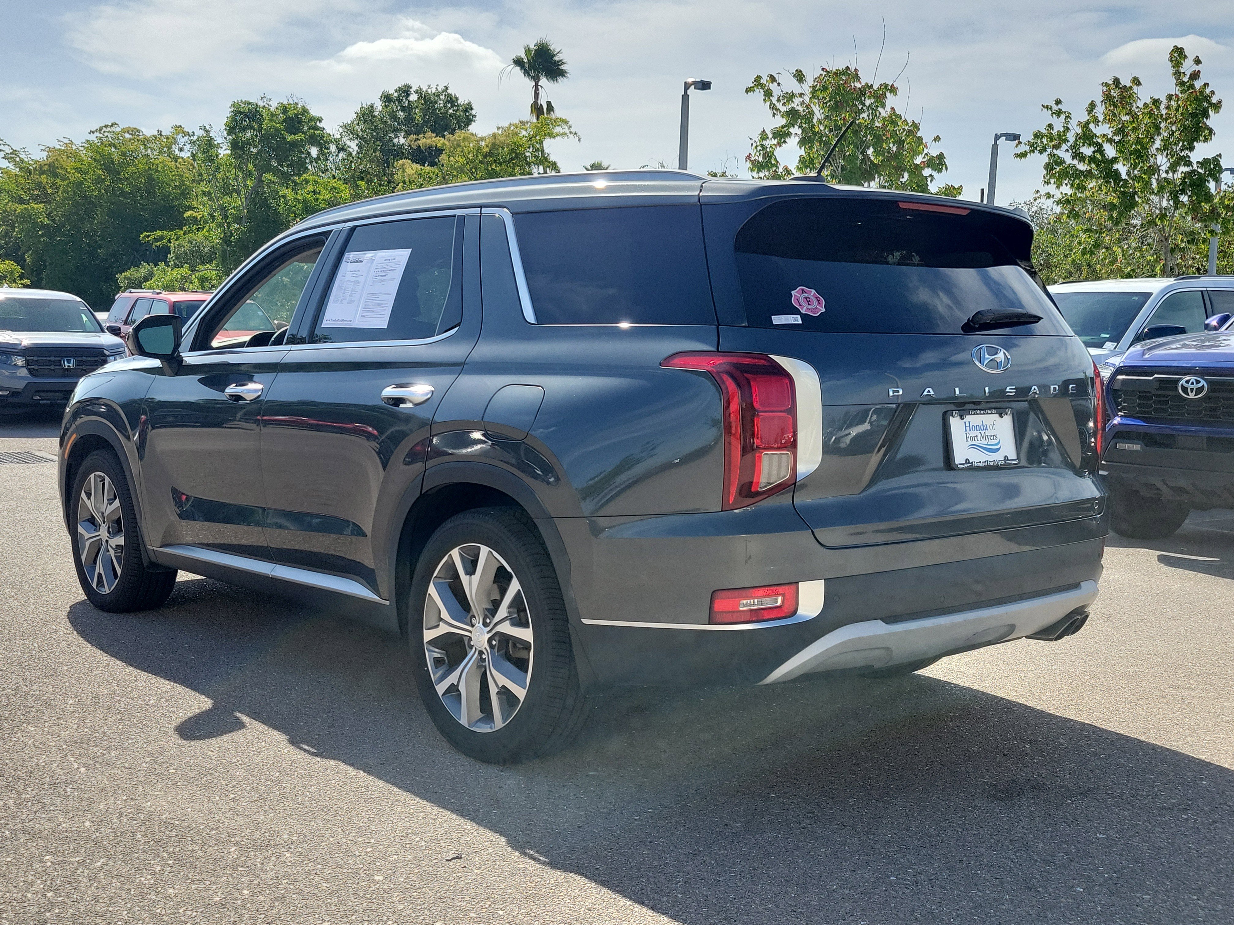 Used 2021 Hyundai Palisade SEL w/ Convenience Package image 4