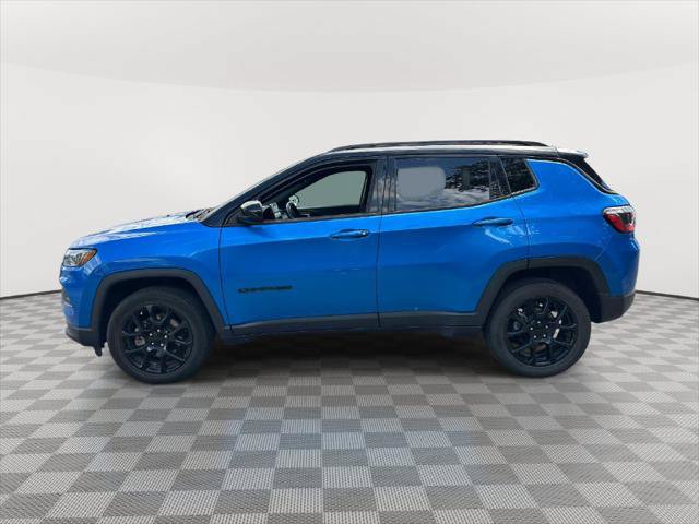 Used 2022 Jeep Compass Latitude AWD/4WD image 6