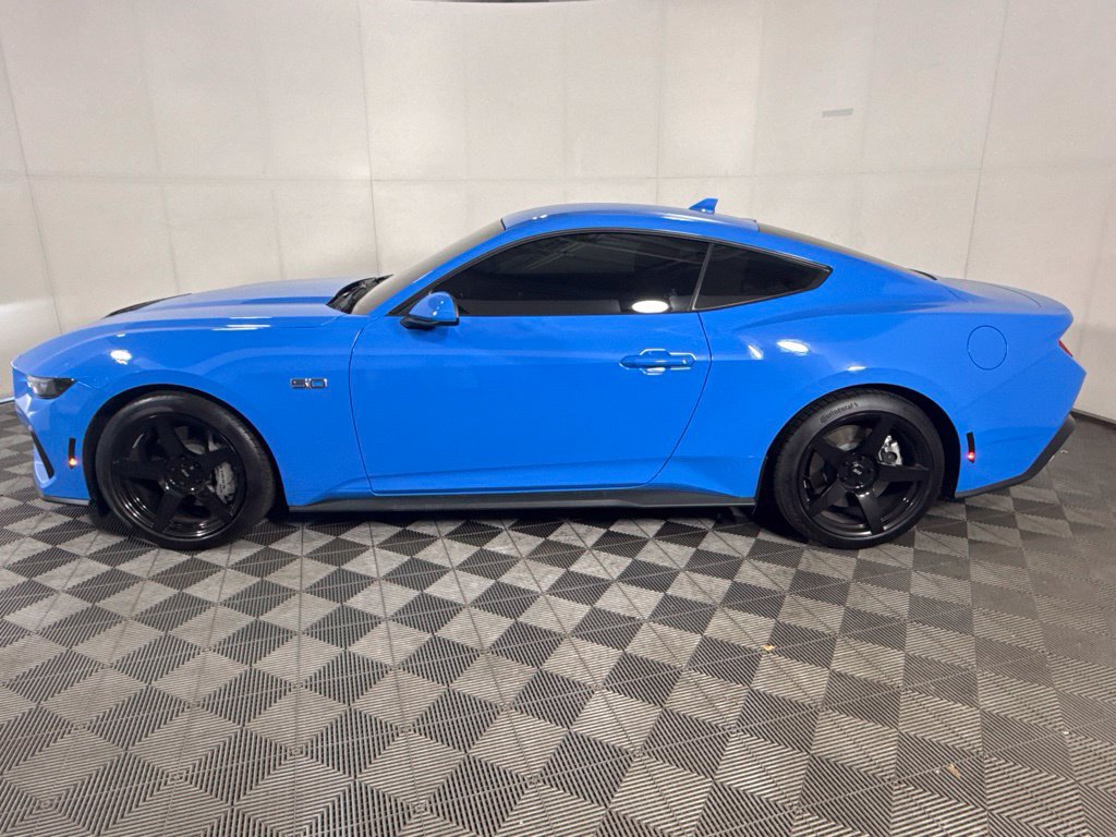 Used 2025 Ford Mustang GT RWD image 6