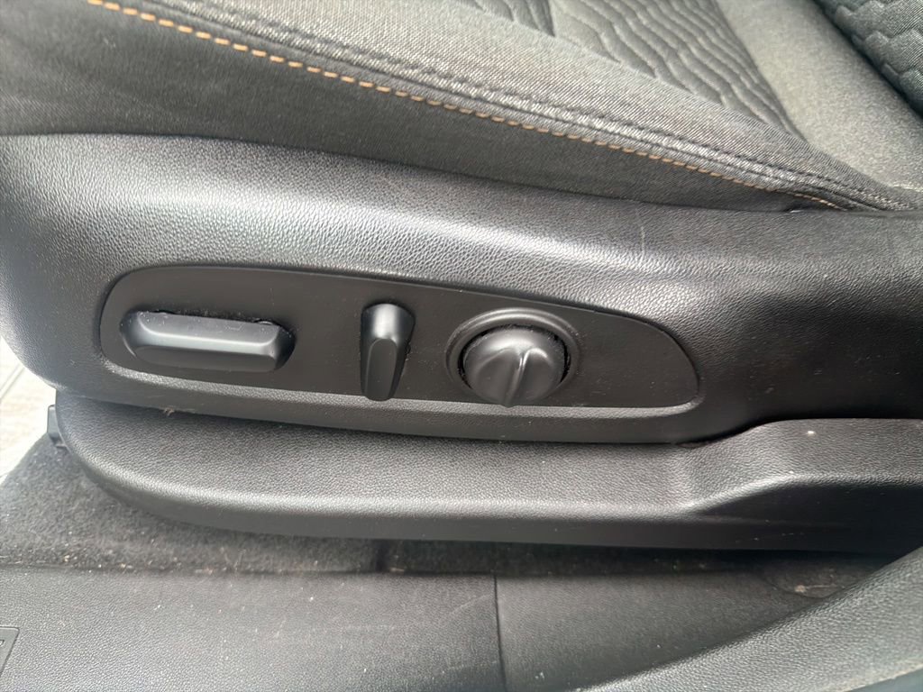 Used 2019 Chevrolet Equinox LT AWD/4WD image 11