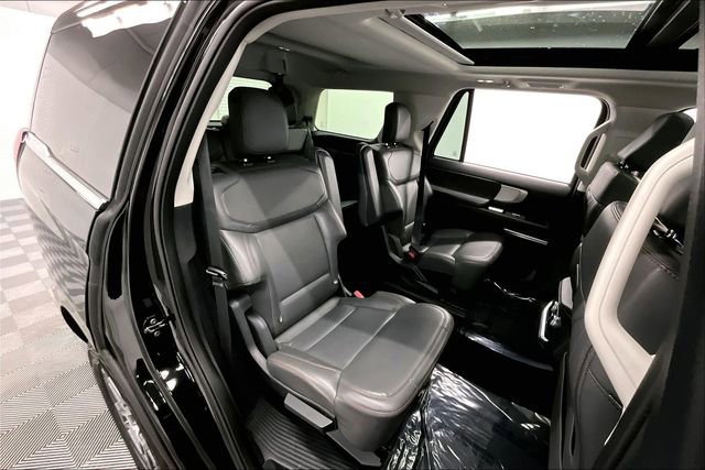 Used 2025 Ford Expedition Active image 25