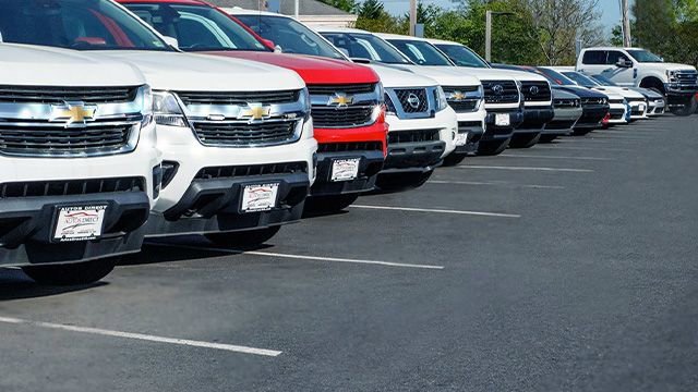 Used 2018 Kia Optima S w/ 18" Alloy Wheels Package image 63