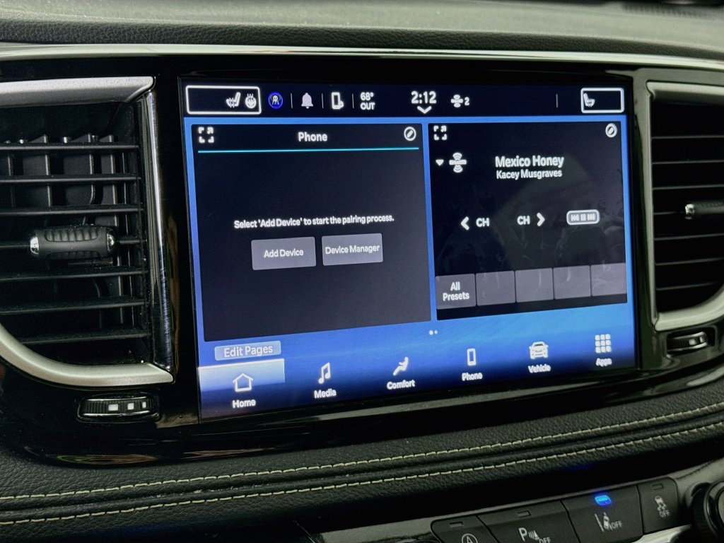Used 2024 Chrysler Pacifica Touring-L AWD/4WD image 7