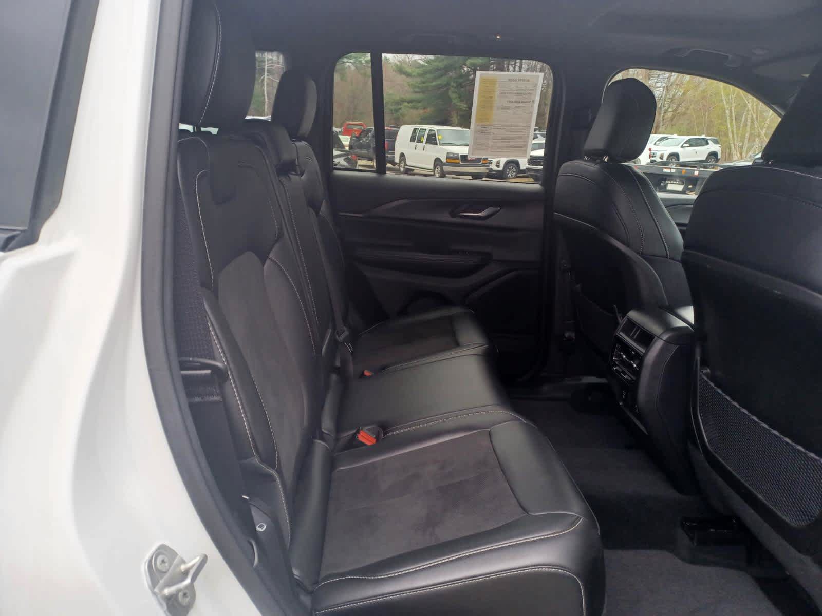 Used 2023 Jeep Grand Cherokee Altitude AWD/4WD image 20