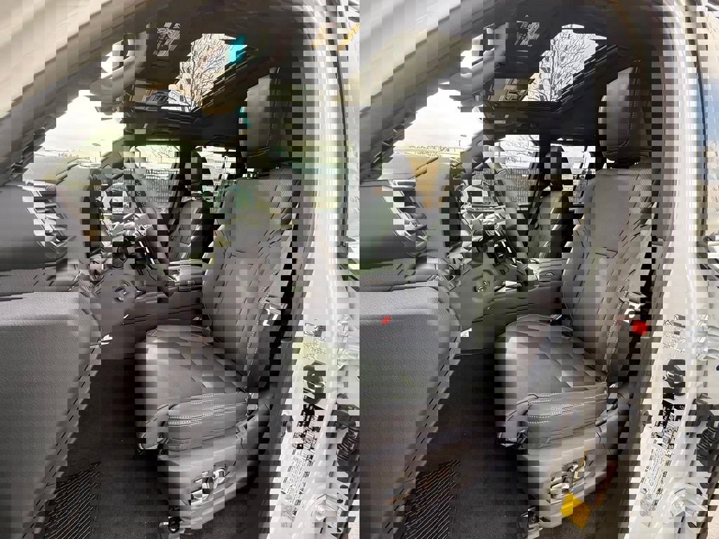 New 2026 Lexus LX 700h Luxury image 5