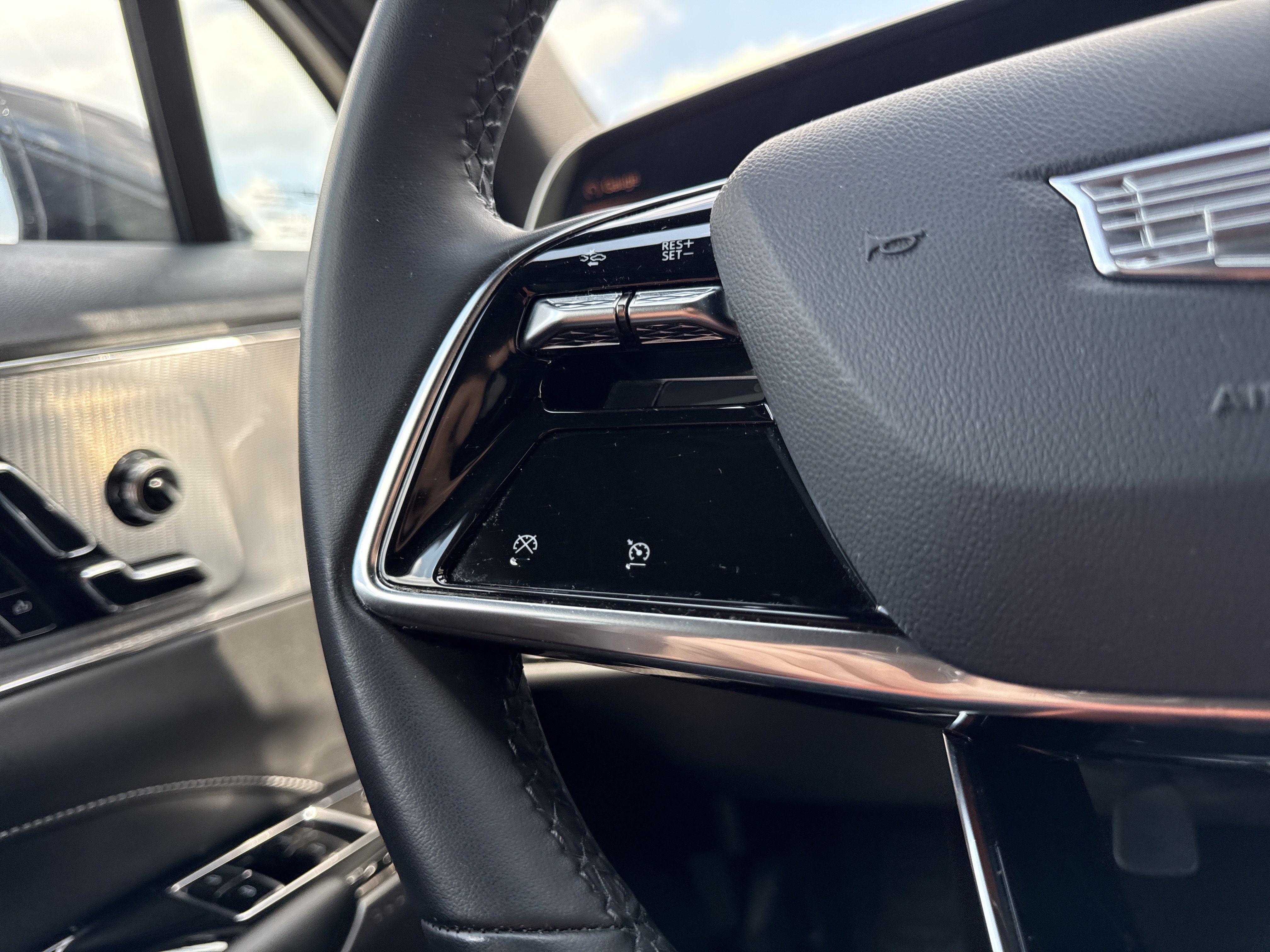 Used 2024 Cadillac Lyriq Tech AWD/4WD image 22