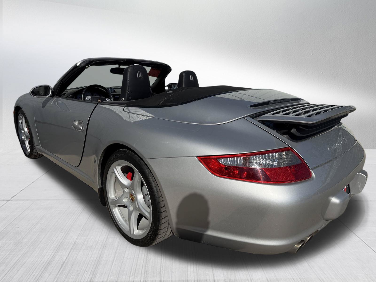 Used 2005 Porsche 911 Carrera S RWD image 4