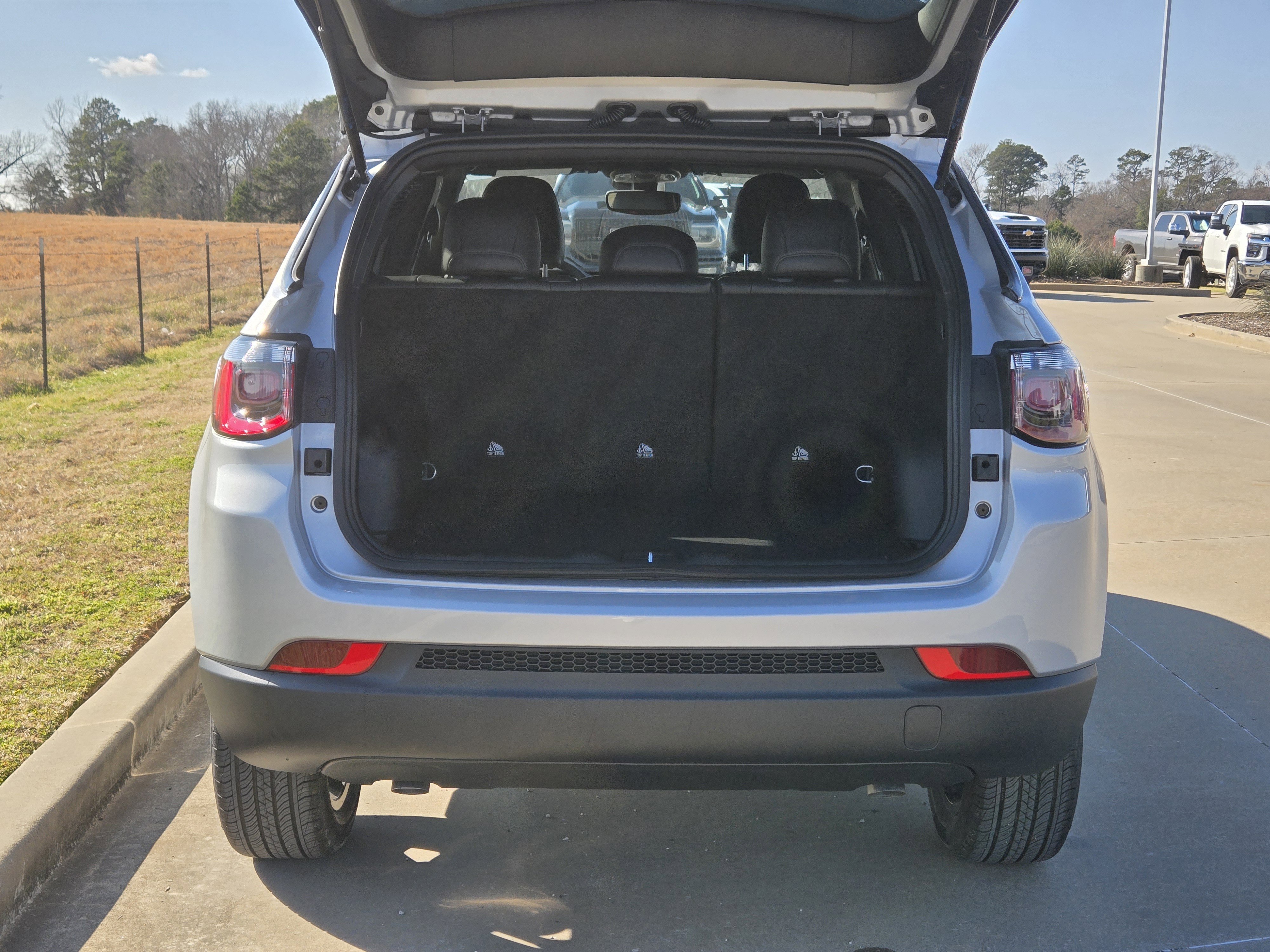 New 2026 Jeep Compass Latitude image 7