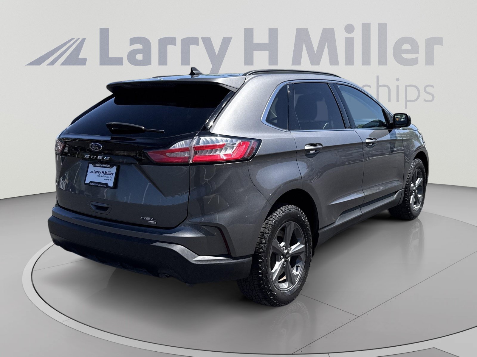 Certified 2022 Ford Edge SEL w/ Sport Appearance Package AWD/4WD image 5