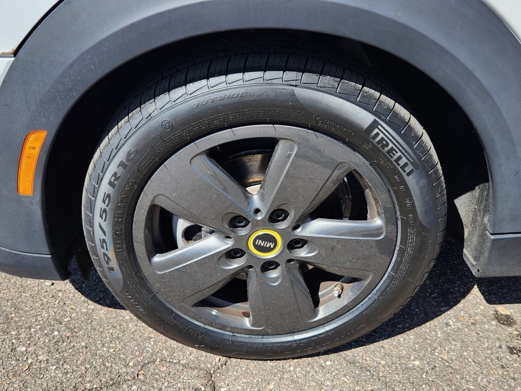 Used 2024 MINI Cooper SE FWD image 17