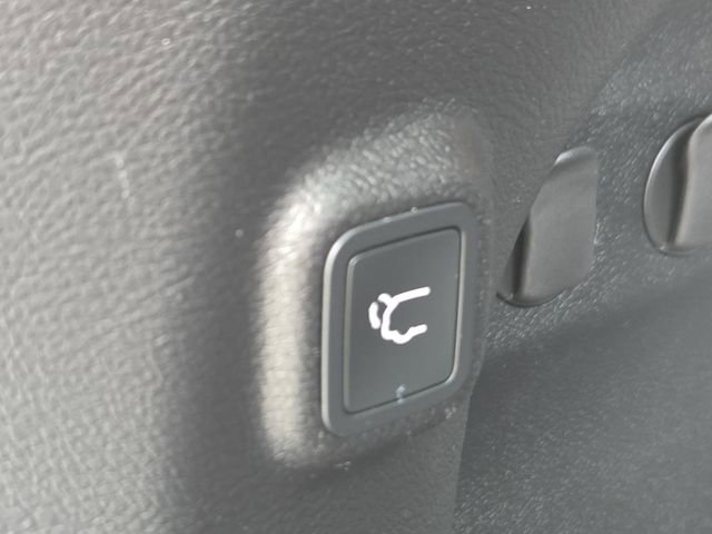 Used 2021 Jeep Cherokee Limited AWD/4WD image 14